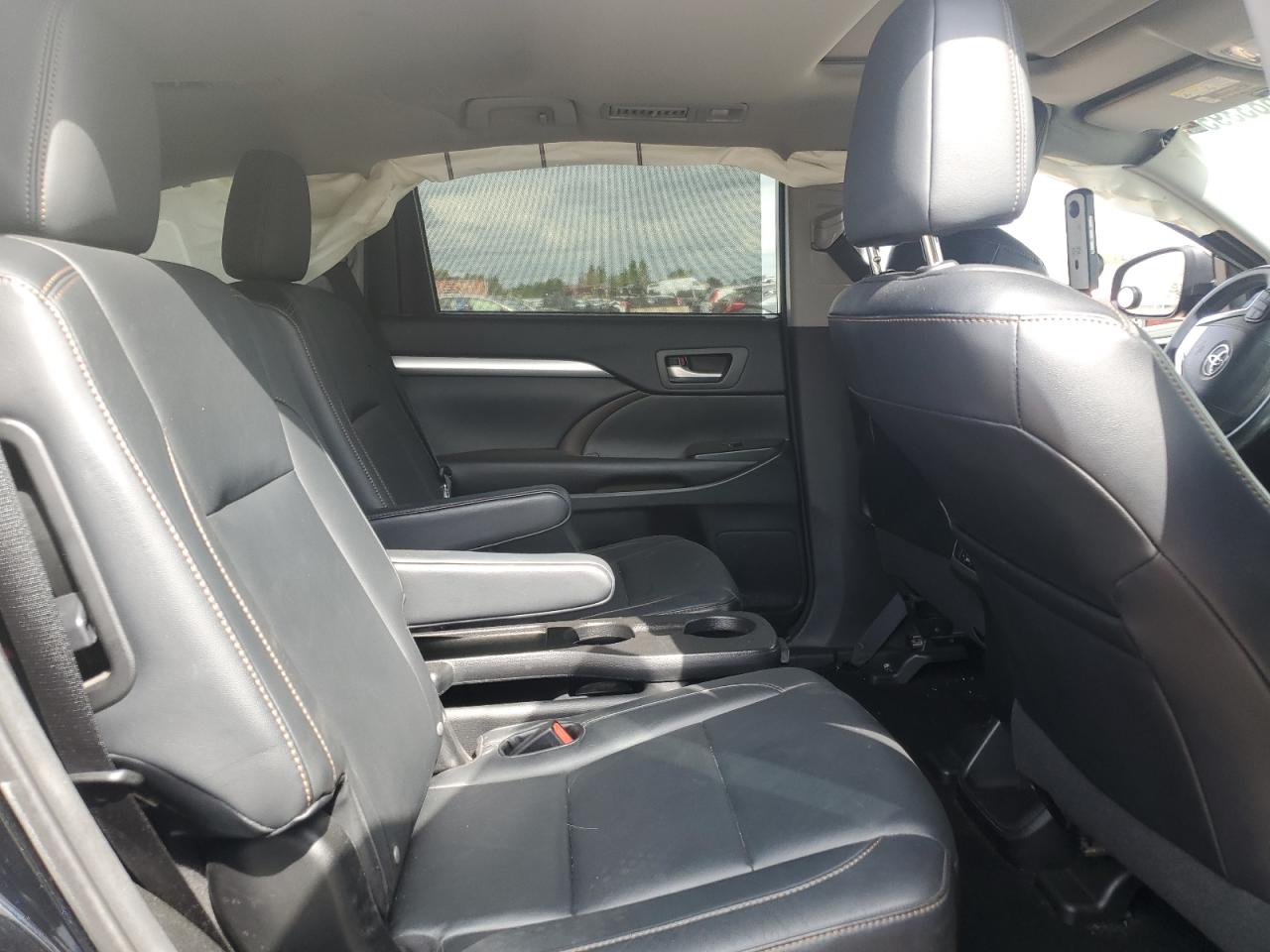 2016 Toyota Highlander Xle VIN: 5TDJKRFH2GS270967 Lot: 81683395