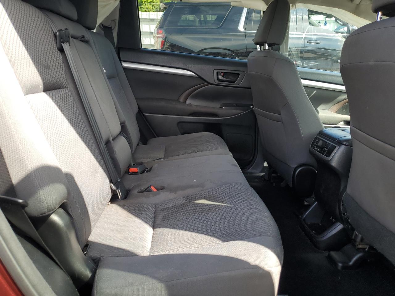 2017 Toyota Highlander Le VIN: 5TDZARFH1HS027450 Lot: 80666265