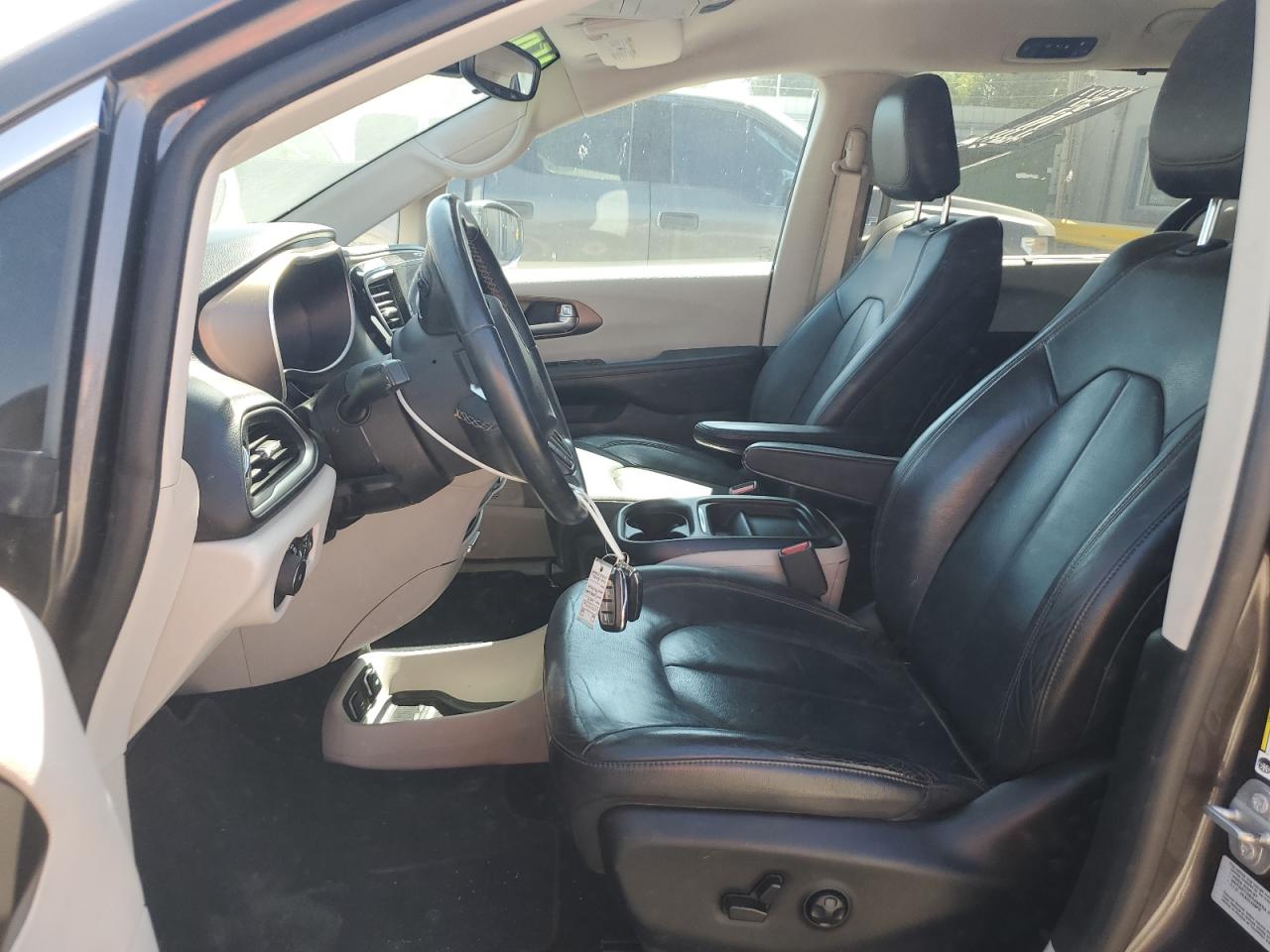 2017 Chrysler Pacifica Touring L VIN: 2C4RC1BG7HR544091 Lot: 84189345