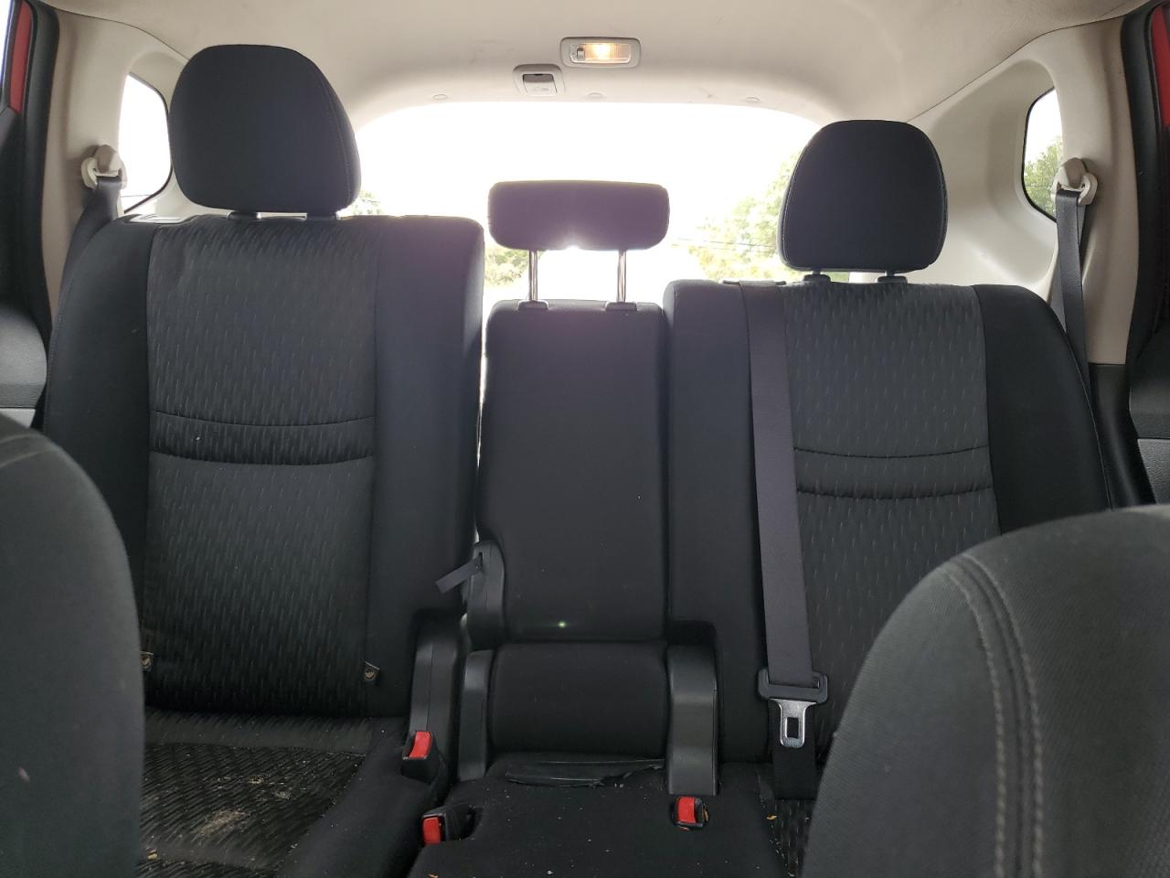2017 Nissan Rogue S VIN: JN8AT2MV0HW255287 Lot: 81738445
