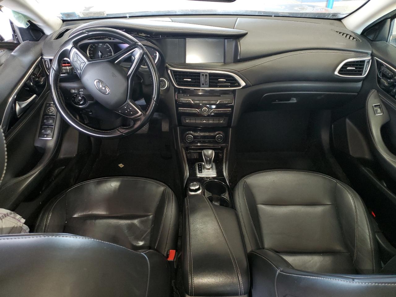 2017 Infiniti Qx30 Base VIN: SJKCH5CR2HA025918 Lot: 81641305