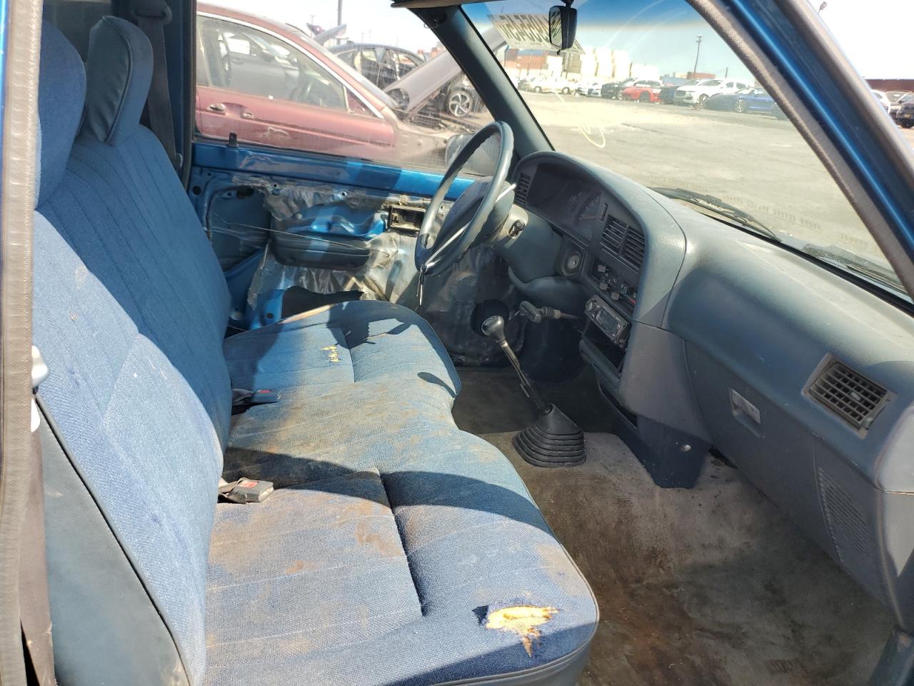 1994 Toyota Pickup 1/2 Ton Short Wheelbase Stb VIN: 4TARN81A8RZ261525 Lot: 81495545