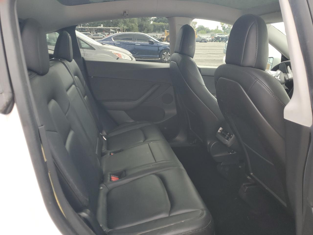 2020 Tesla Model Y VIN: 5YJYGDEE9LF013023 Lot: 83798925