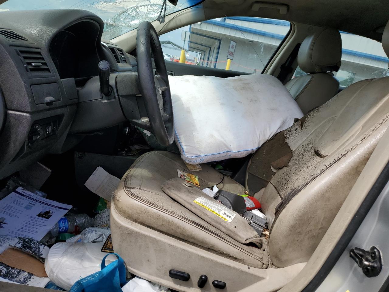 2010 Ford Fusion Hybrid VIN: 3FADP0L37AR372770 Lot: 81270625