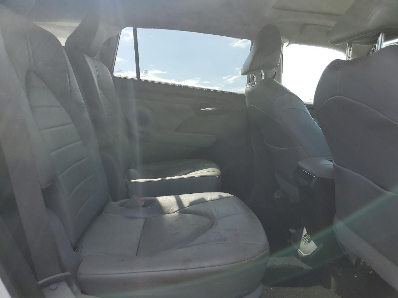 2021 Toyota Highlander Xle VIN: 5TDGZRBH7MS525717 Lot: 71792615