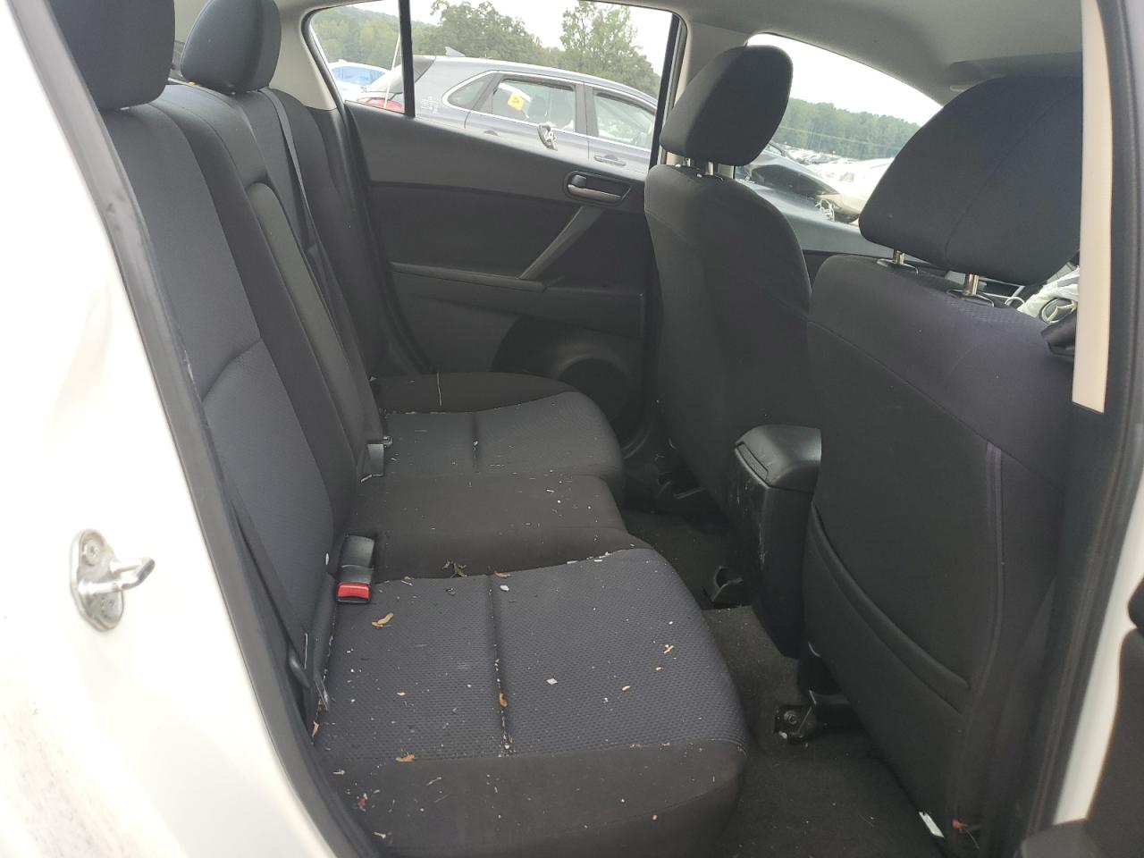 2011 Mazda 3 I VIN: JM1BL1VF0B1421877 Lot: 83969145