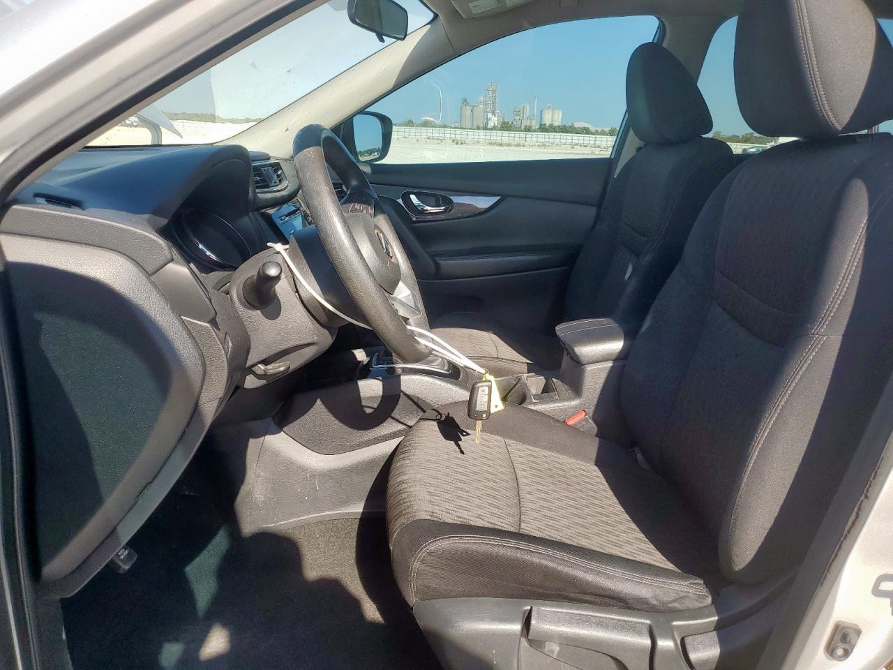 2017 Nissan Rogue S VIN: 5N1AT2MT7HC863136 Lot: 84605235