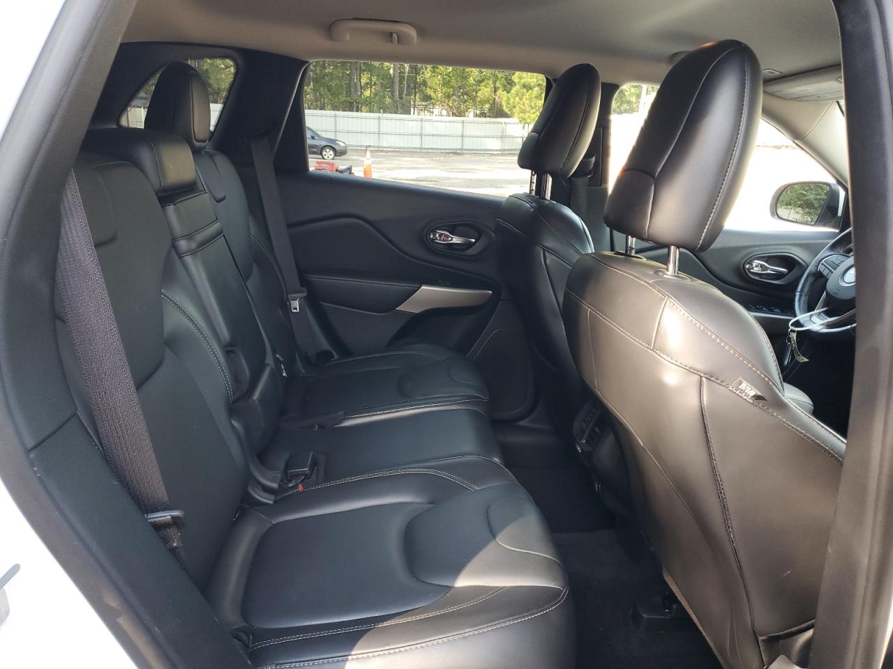 2018 Jeep Cherokee Limited VIN: 1C4PJLDB3JD565930 Lot: 81295825