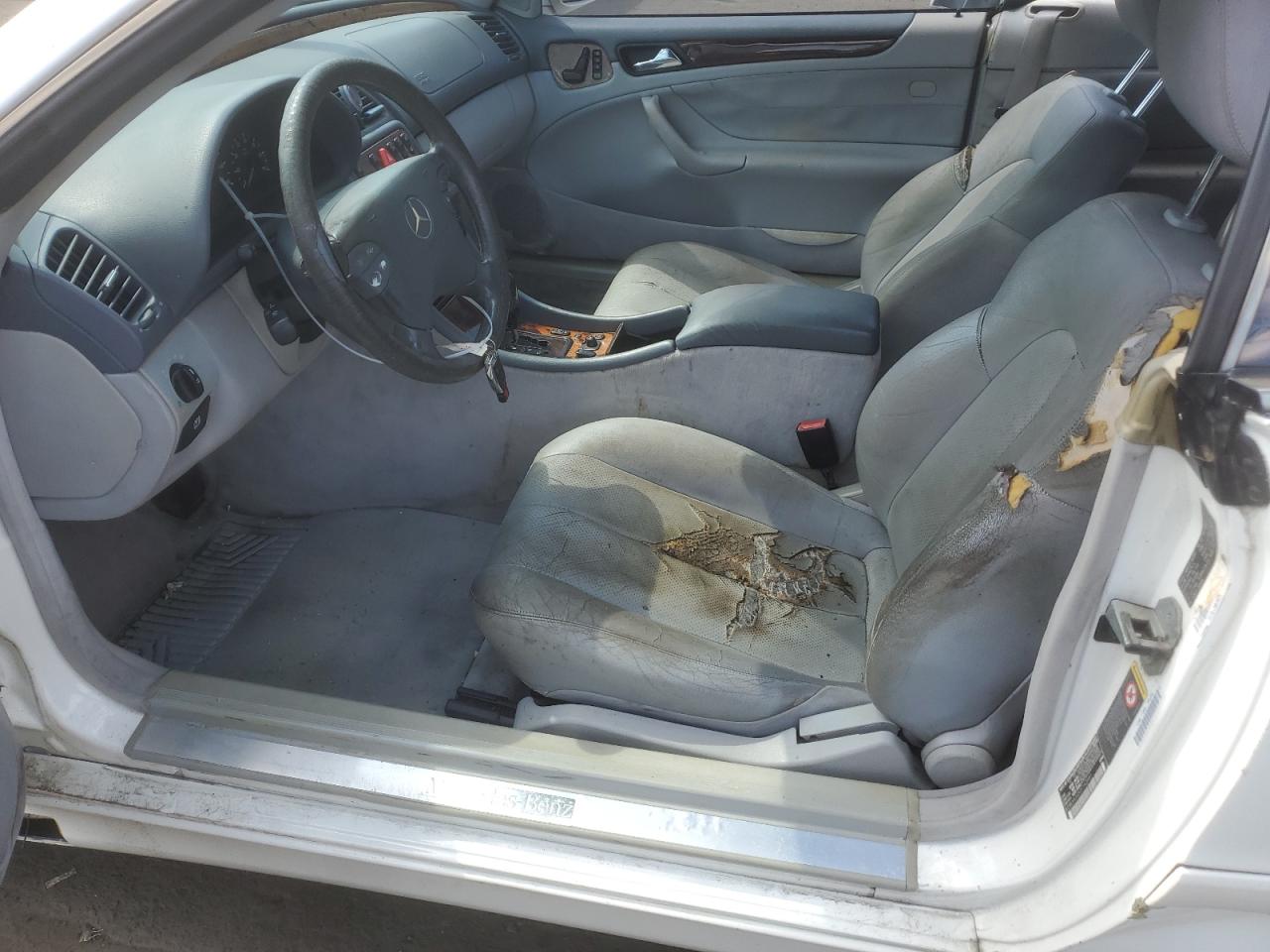 2003 Mercedes-Benz Clk 320 VIN: WDBLK65GX3T143961 Lot: 71057875