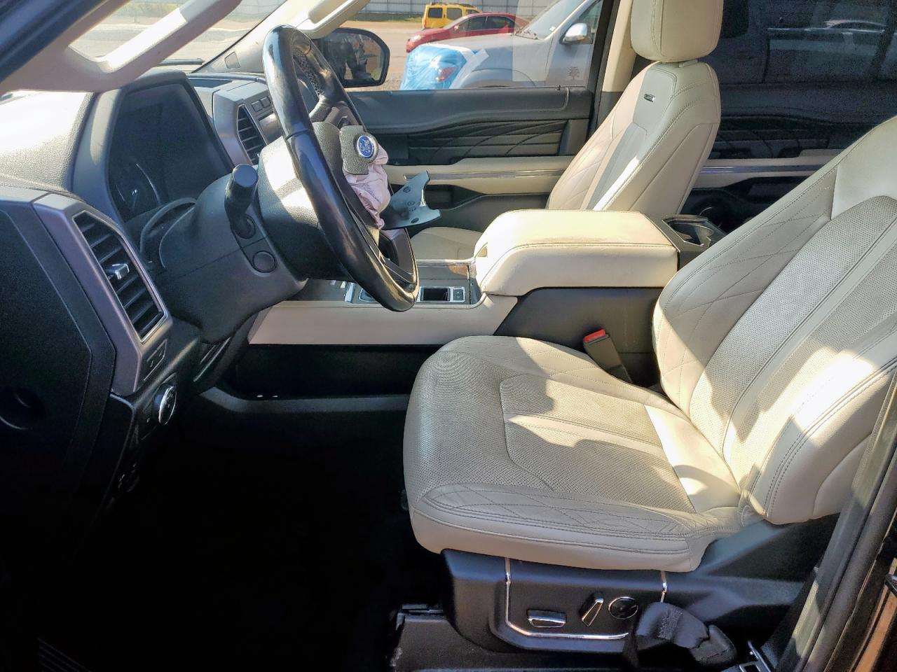 2018 Ford Expedition Max Platinum VIN: 1FMJK1LT2JEA10121 Lot: 81075855