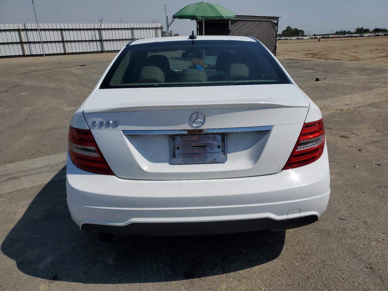 2014 Mercedes-Benz C 250 VIN: WDDGF4HB5ER305402 Lot: 72009625