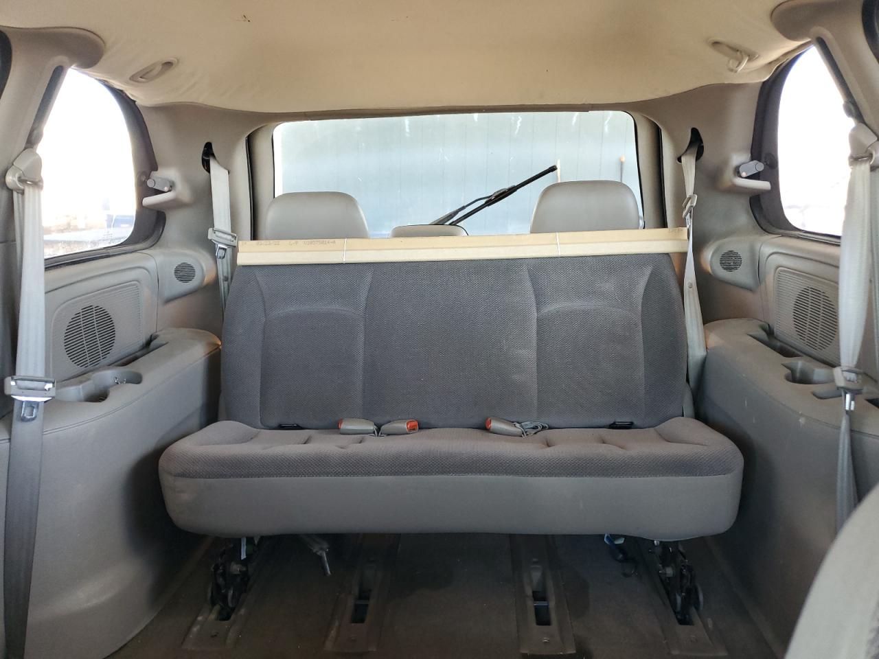 2001 Chrysler Voyager VIN: 1C4GJ25351B120098 Lot: 80496045