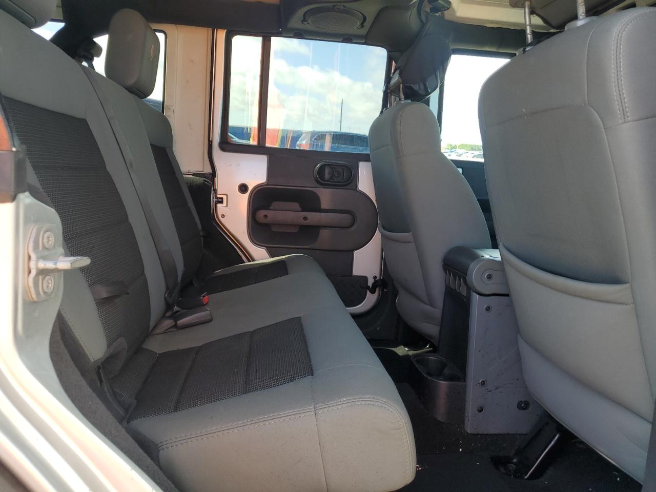 2010 Jeep Wrangler Unlimited Sport VIN: 1J4BB3H15AL134630 Lot: 70052365