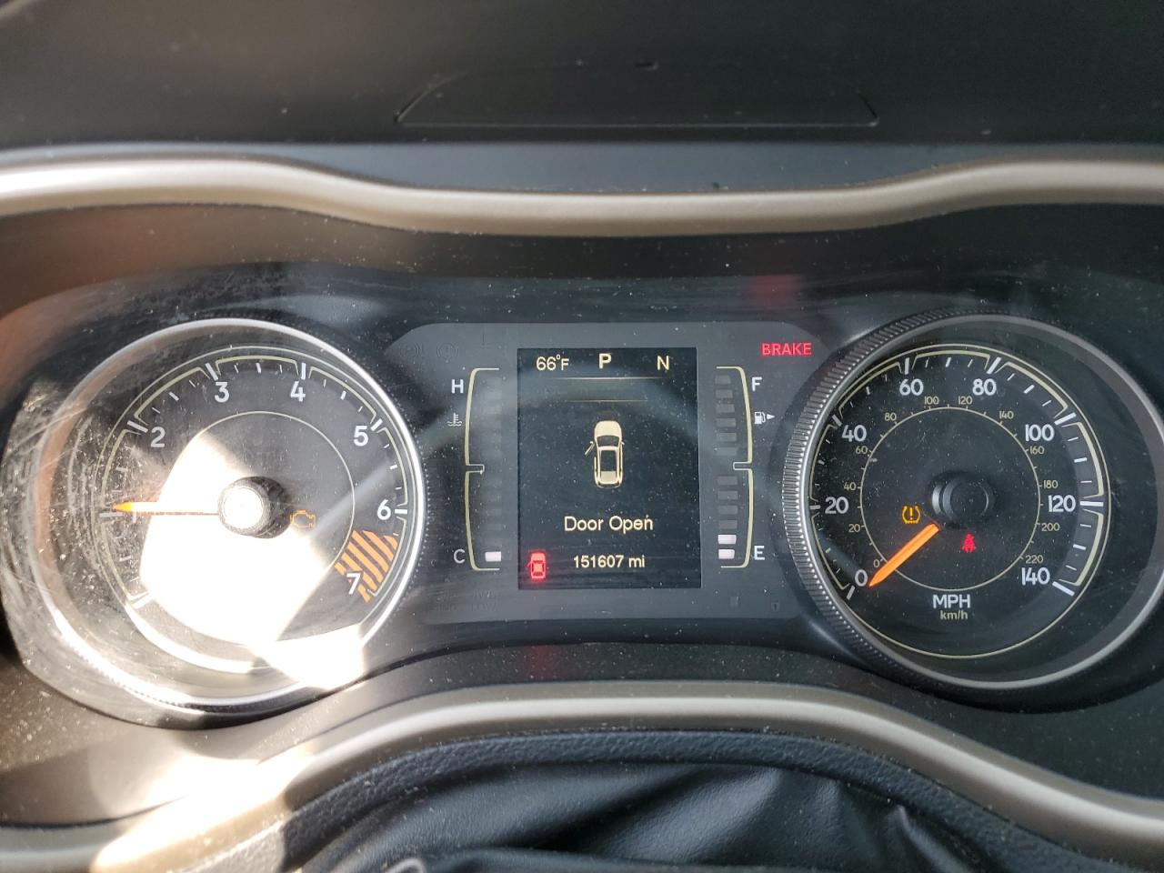 2015 Jeep Cherokee Latitude VIN: 1C4PJLCB9FW670436 Lot: 70544015