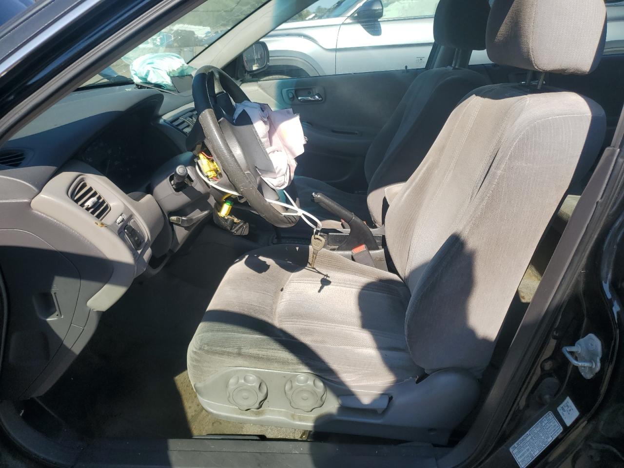 2000 Honda Accord Lx VIN: 1HGCG6652YA142596 Lot: 80483945