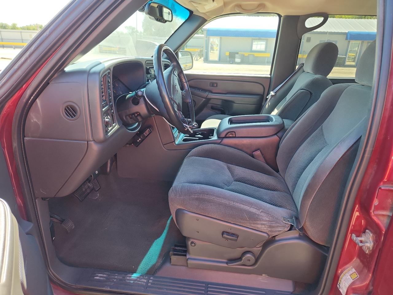 2005 Chevrolet Silverado K1500 VIN: 2GCEK13T151240049 Lot: 84210345