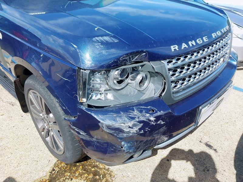 2011 LAND ROVER RANGE ROVER VOGUE TDV8 A 