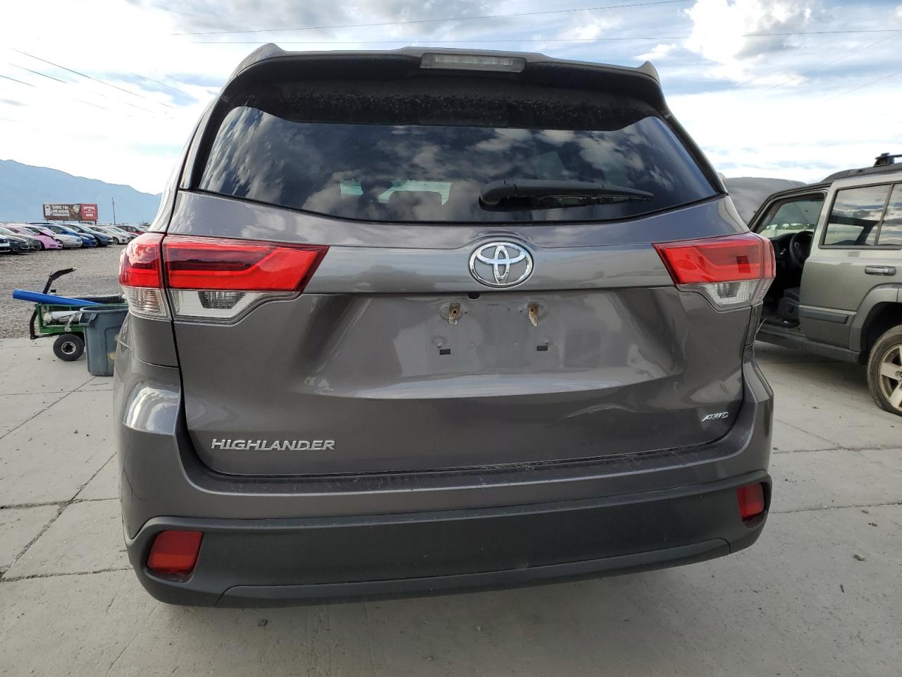 2017 Toyota Highlander Le VIN: 5TDBZRFH7HS432464 Lot: 71683305