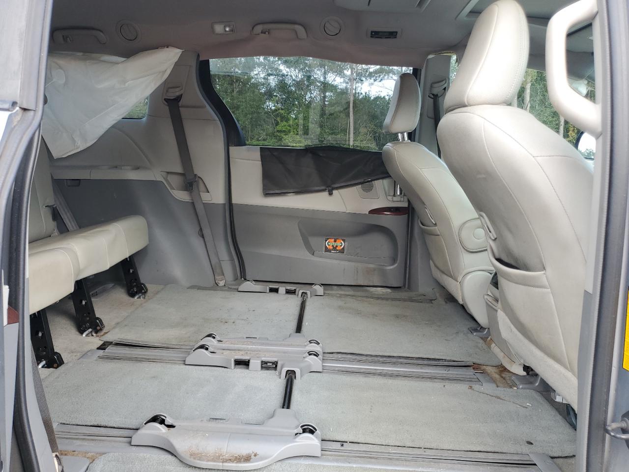 2013 Toyota Sienna Xle VIN: 5TDYK3DC8DS304733 Lot: 84221835