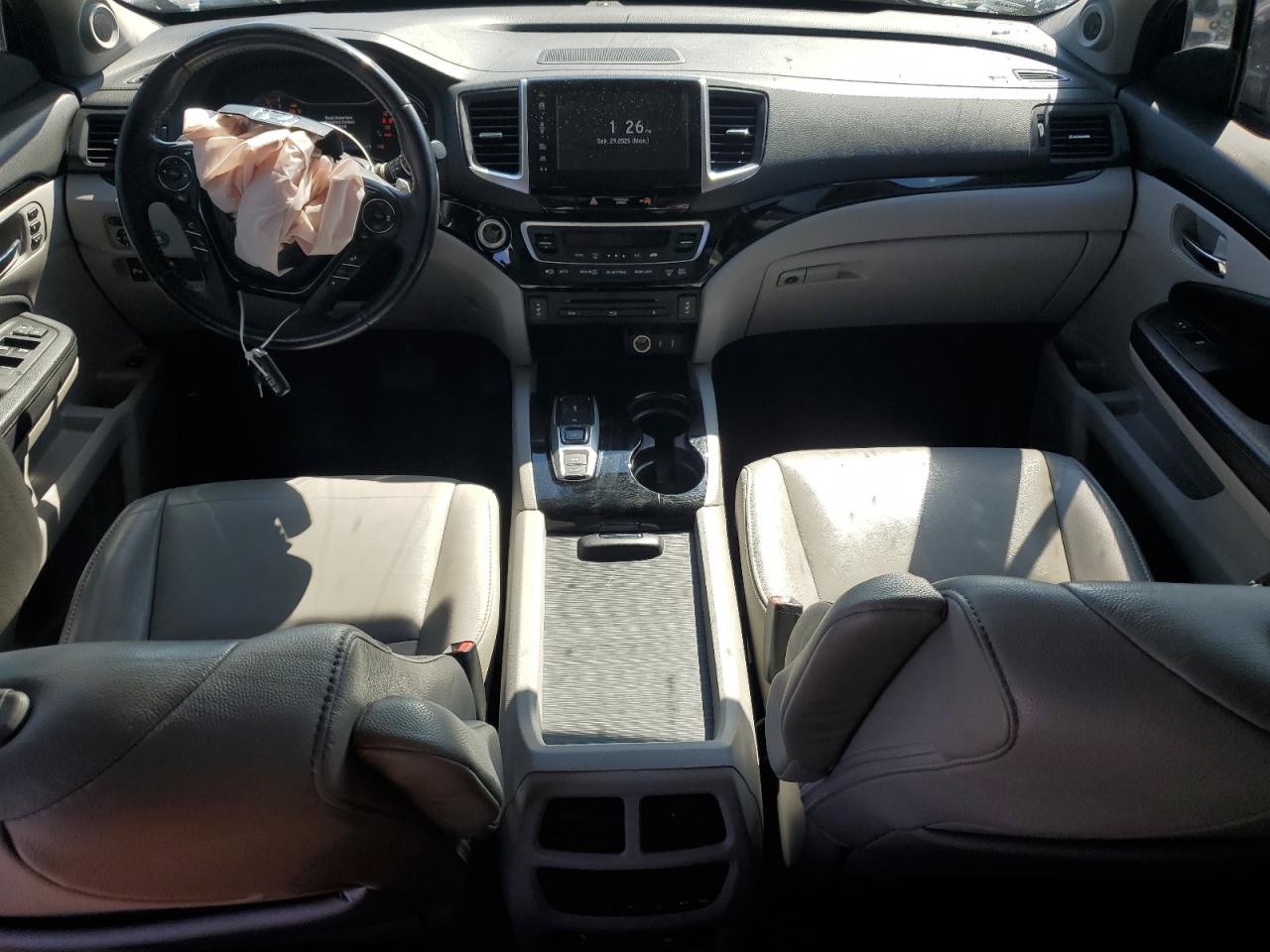 2018 Honda Pilot Touring VIN: 5FNYF6H95JB045963 Lot: 84263495