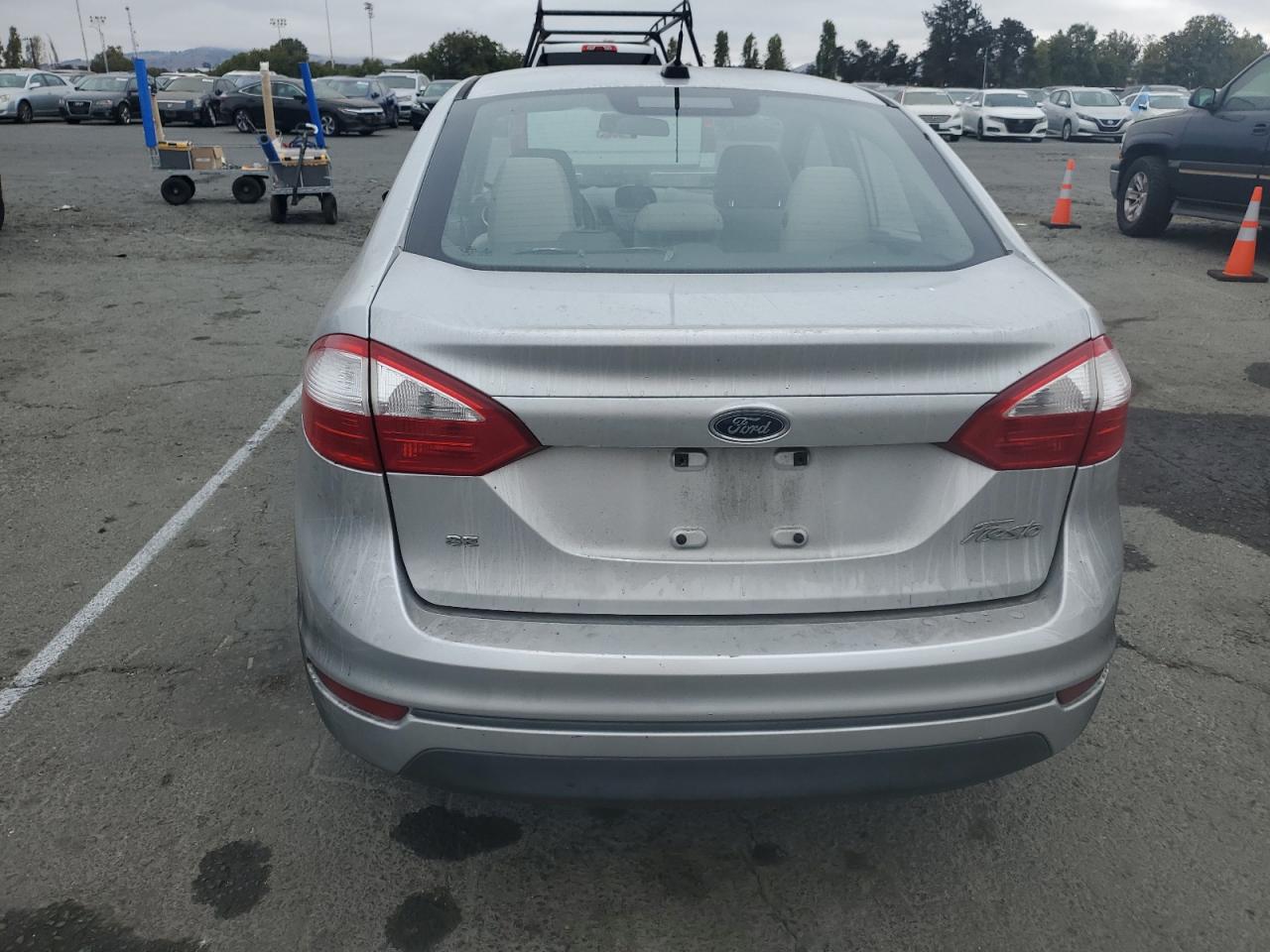 2015 Ford Fiesta Se VIN: 3FADP4BJ1FM164167 Lot: 70409585