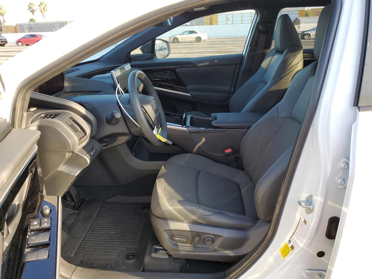 2025 Toyota Bz4X Xle VIN: JTMABACA7SA101137 Lot: 81910105