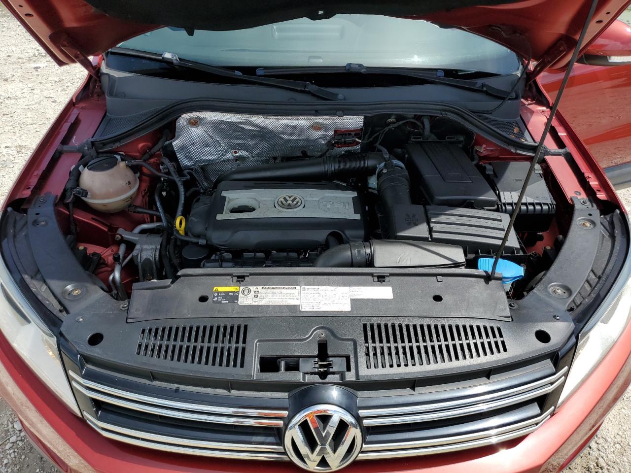 2015 Volkswagen Tiguan S VIN: WVGAV7AX2FW007351 Lot: 81391855