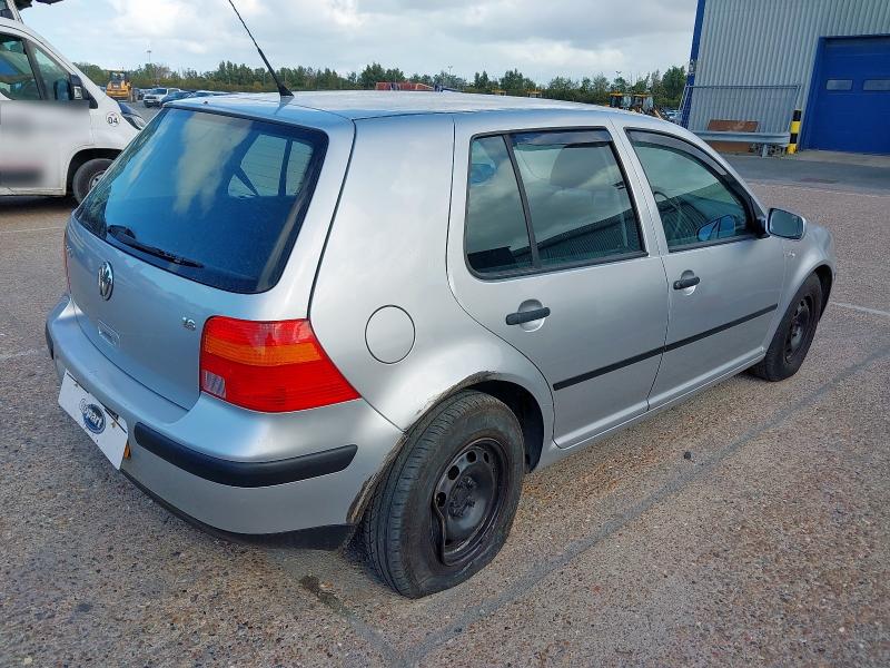 2002 VOLKSWAGEN GOLF S 