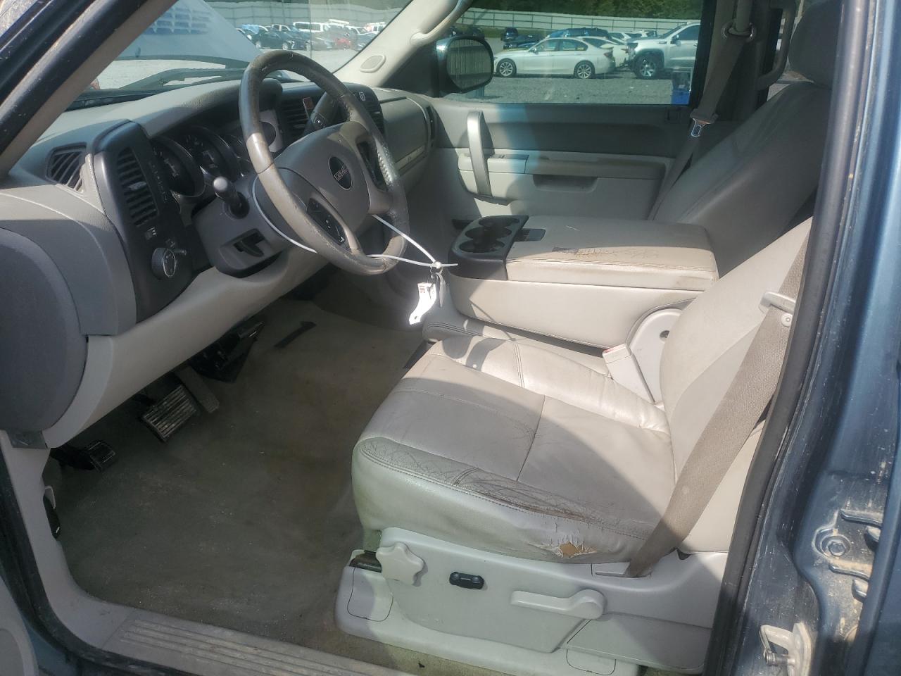 2010 GMC Sierra VIN: 3GTRKVE3XAG113484 Lot: 70850955