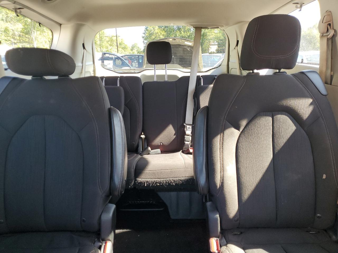 2017 Chrysler Pacifica Touring L VIN: 2C4RC1BG2HR811234 Lot: 82047645