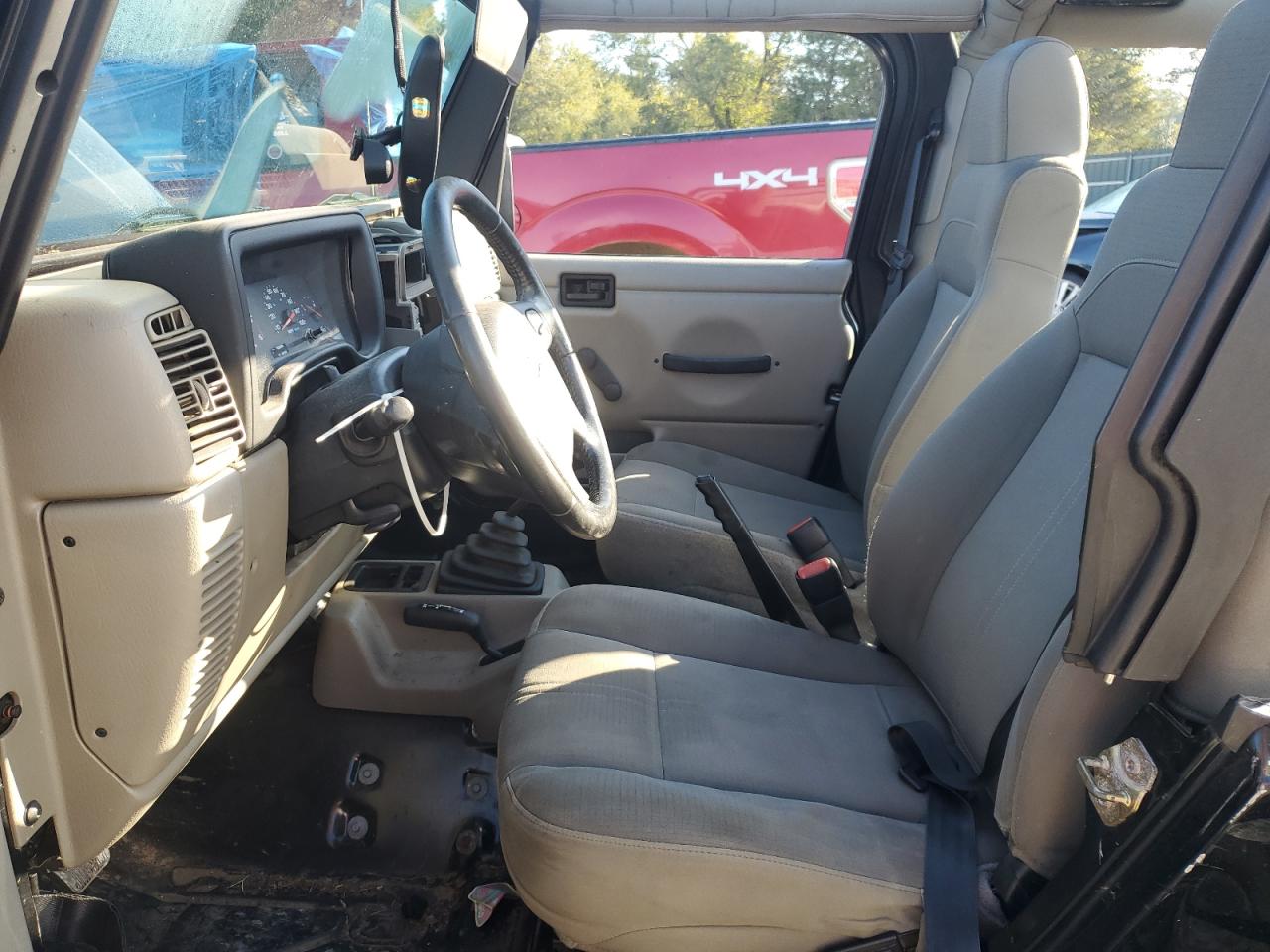 2004 Jeep Wrangler / Tj Sahara VIN: 1J4FA59S24P802033 Lot: 82044915