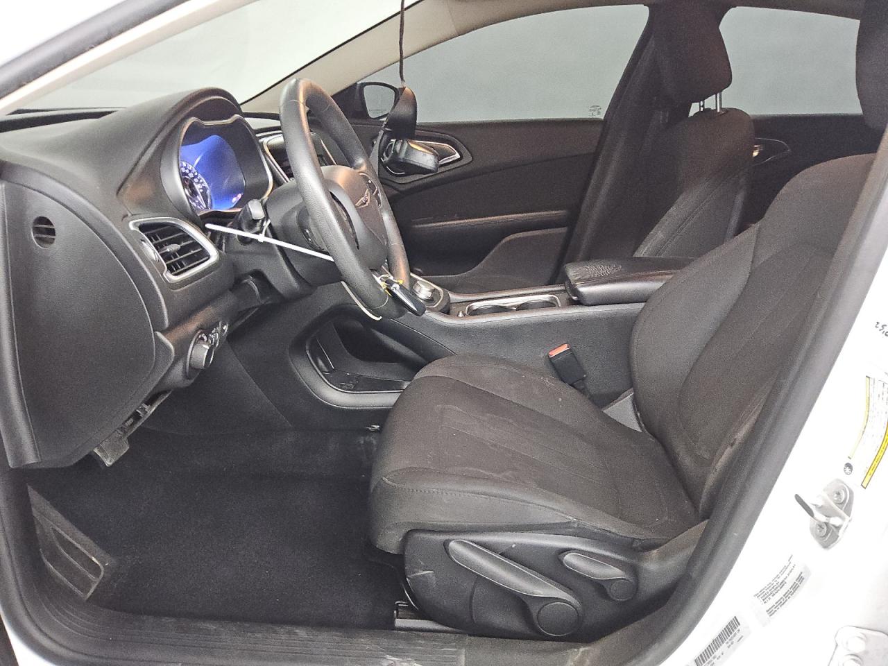 2016 Chrysler 200 Limited VIN: 1C3CCCAB9GN170851 Lot: 70958355