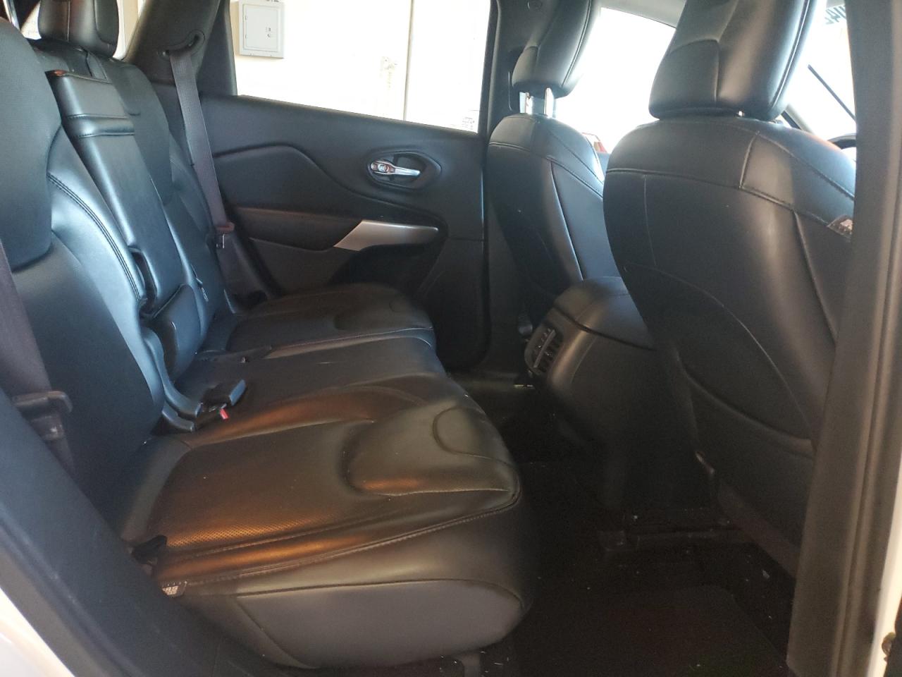 2016 Jeep Cherokee Overland VIN: 1C4PJLJS8GW338962 Lot: 71804235