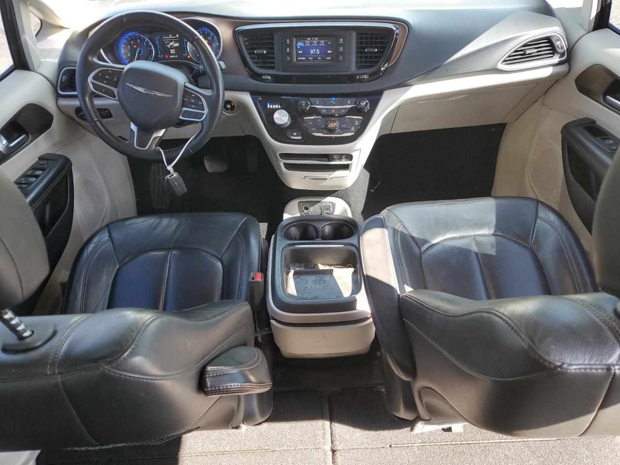 2017 Chrysler Pacifica Touring L VIN: 2C4RC1BG1HR702814 Lot: 72068535