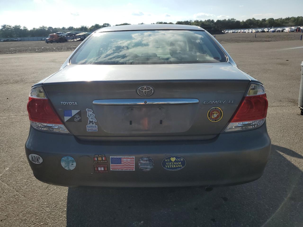 2005 Toyota Camry Le VIN: 4T1BE32K55U587947 Lot: 81475385