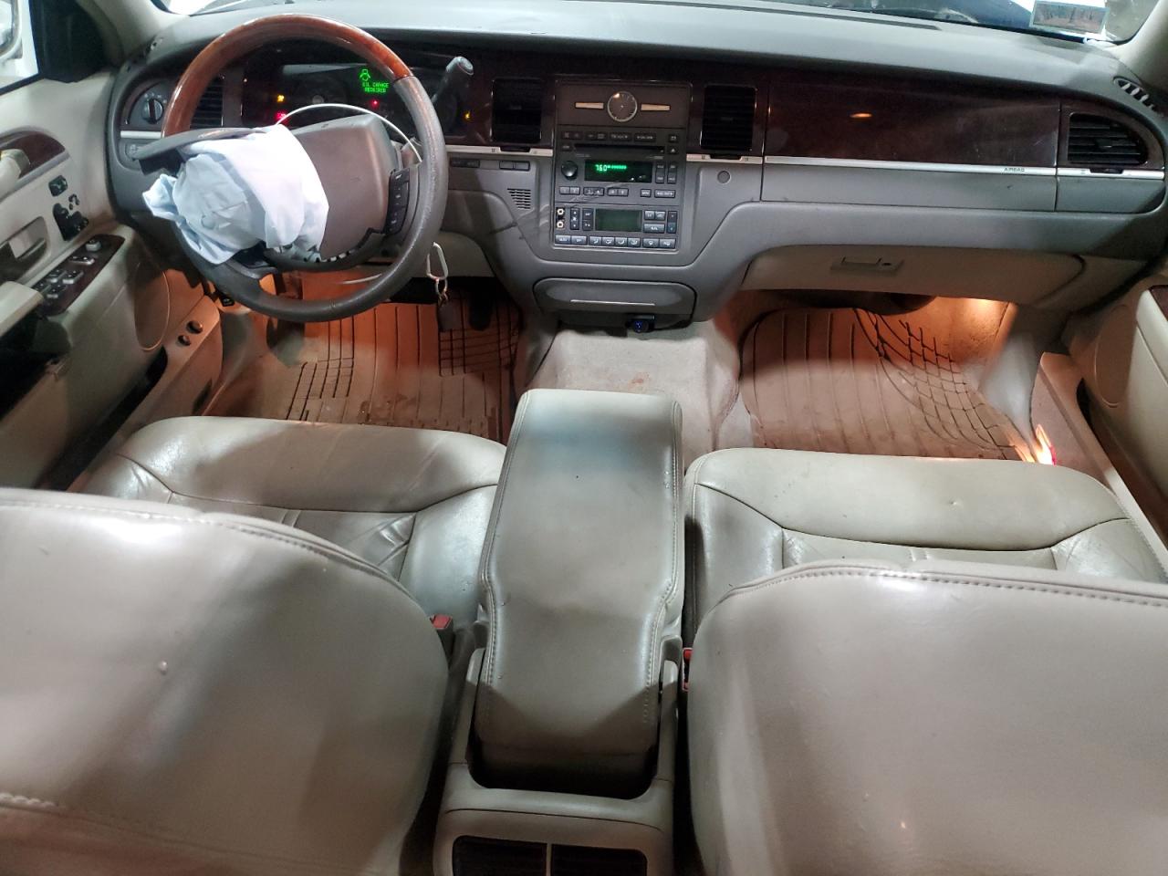 2007 Lincoln Town Car Signature Limited VIN: 1LNHM82V77Y628658 Lot: 83794785