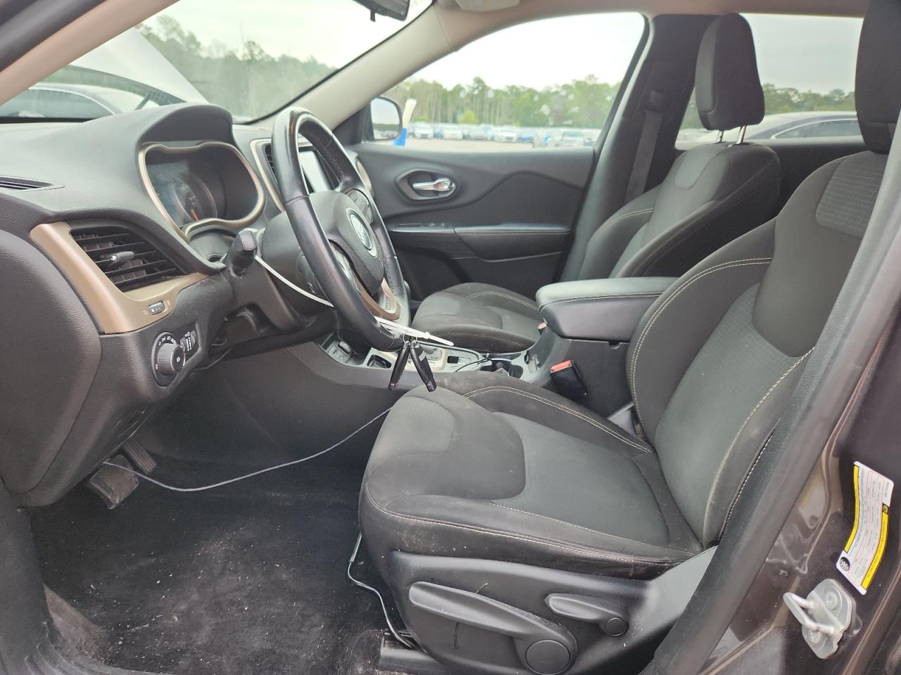 2016 Jeep Cherokee Latitude VIN: 1C4PJLCS5GW114450 Lot: 71704165