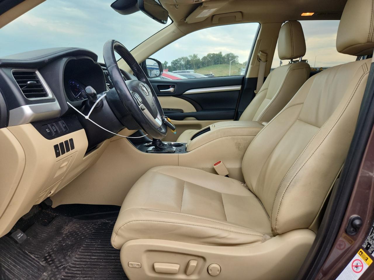 2019 Toyota Highlander Se VIN: 5TDJZRFH5KS935302 Lot: 82071645