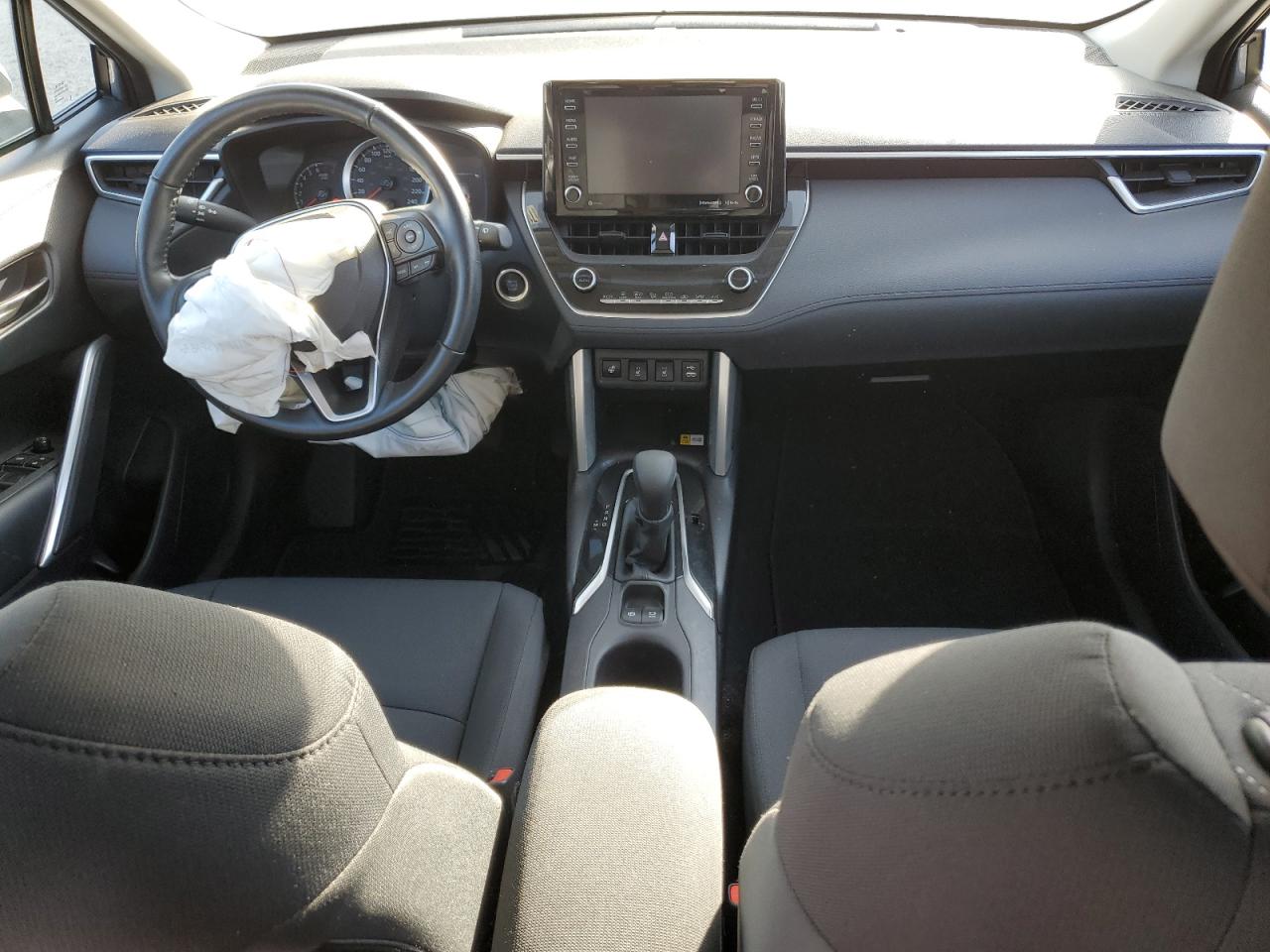 2022 Toyota Corolla Cross Le VIN: 7MUBAABG4NV025628 Lot: 71487435