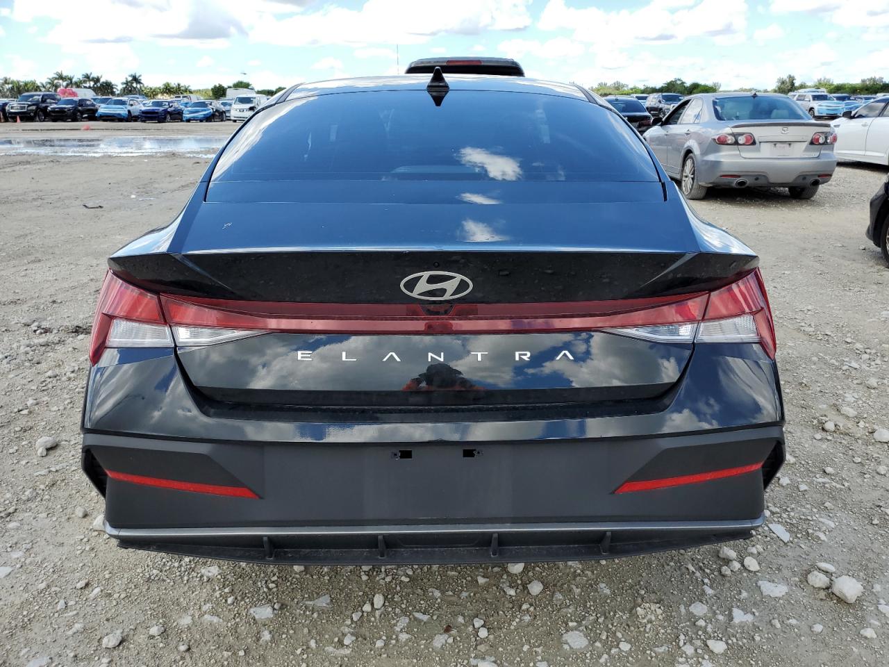 2025 Hyundai Elantra Se VIN: KMHLL4DGXSU907798 Lot: 81118145