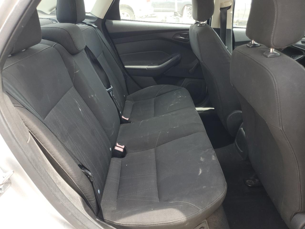 2016 Ford Focus S VIN: 1FADP3E25GL241365 Lot: 80901415