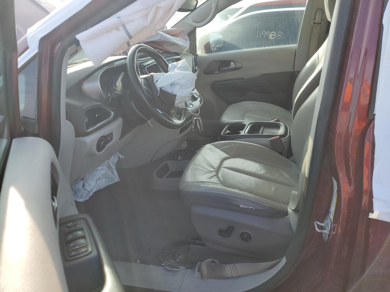 2019 Chrysler Pacifica Touring L VIN: 2C4RC1BG0KR554937 Lot: 80665035