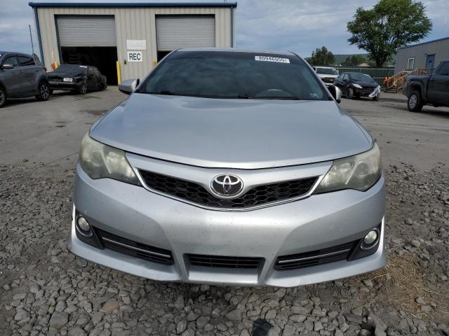  TOYOTA CAMRY 2012 Srebrny