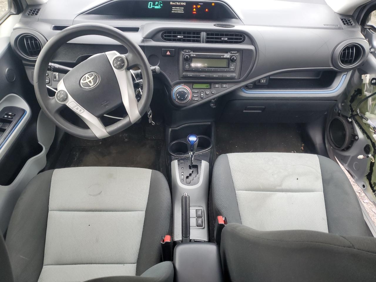 2013 Toyota Prius C VIN: JTDKDTB32D1037718 Lot: 80680455