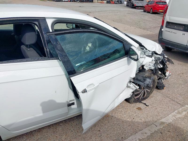 2024 VOLKSWAGEN POLO LIFE TSI S-A 