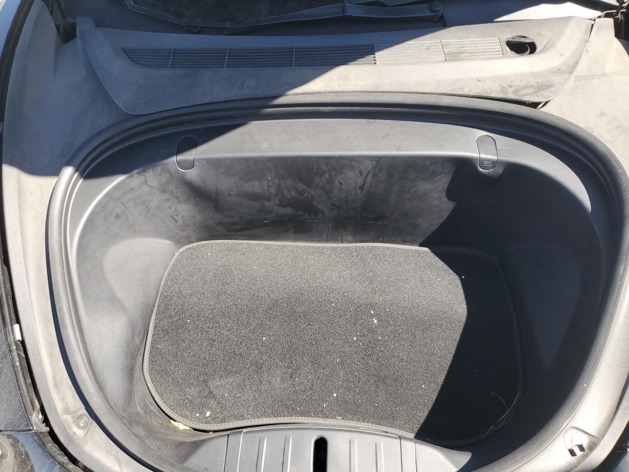 2018 Tesla Model 3 VIN: 5YJ3E1EA7JF172700 Lot: 71266375