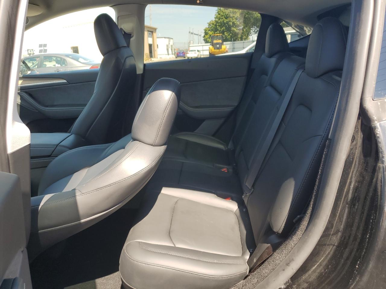 2024 Tesla Model Y VIN: 7SAYGDEE0RA247849 Lot: 72053145