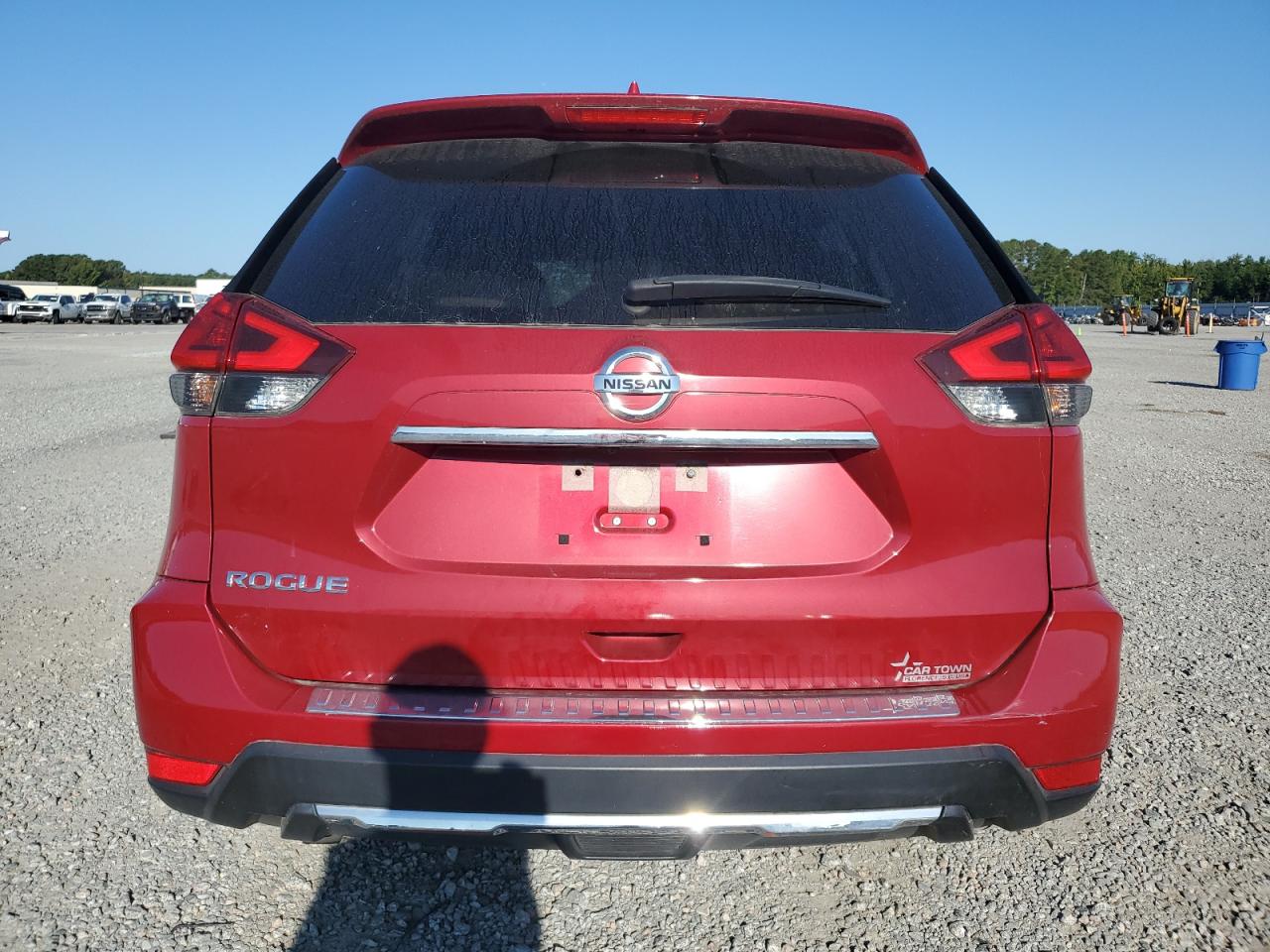 2017 Nissan Rogue S VIN: JN8AT2MT7HW384223 Lot: 80529155