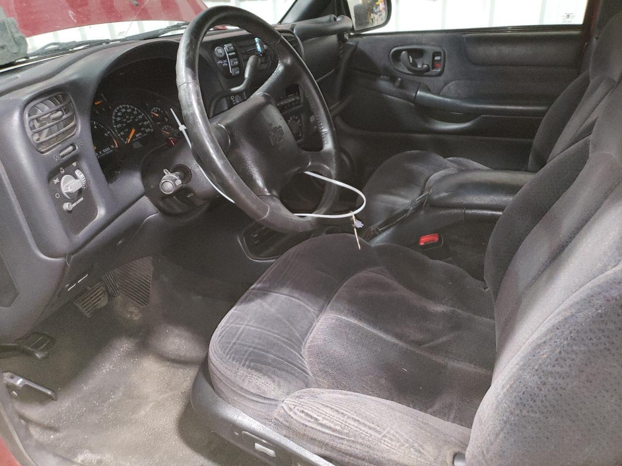 2000 Chevrolet Blazer VIN: 1GNDT13W9Y2286713 Lot: 82139145