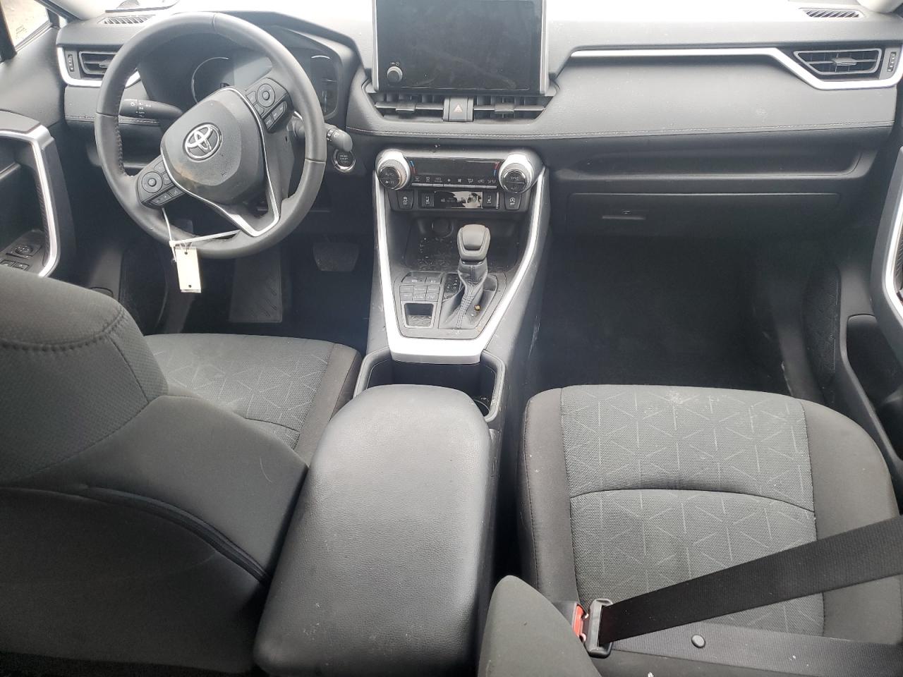 2024 Toyota Rav4 Xle VIN: 2T3P1RFV6RC470238 Lot: 71028855